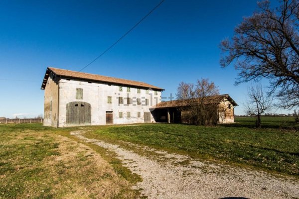 casa indipendente in vendita a Correggio