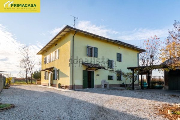casa indipendente in vendita a Correggio in zona Fosdondo