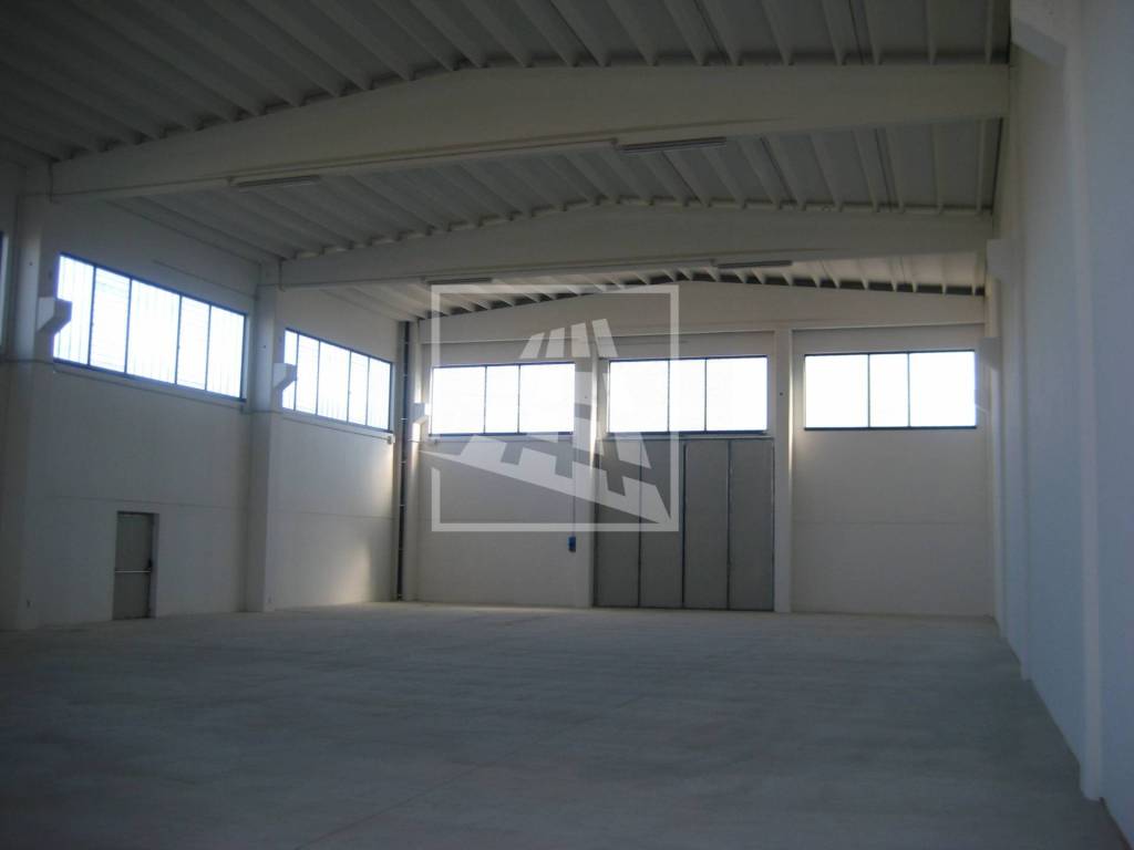 locale commerciale in vendita a Correggio in zona Fosdondo