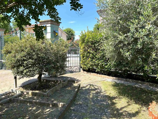 casa indipendente in vendita a Correggio