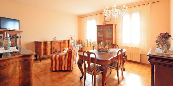 casa indipendente in vendita a Correggio