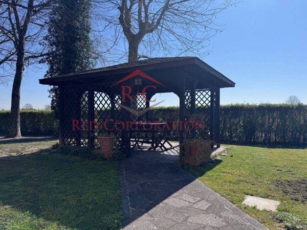 casa indipendente in vendita a Correggio in zona Fosdondo