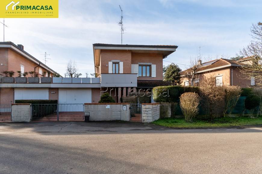 casa indipendente in vendita a Correggio in zona Fosdondo