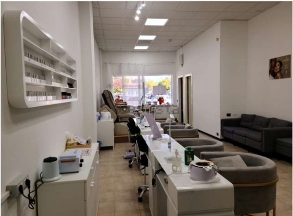 negozio in vendita a Correggio