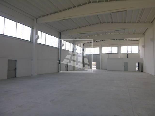 locale commerciale in vendita a Correggio in zona Fosdondo