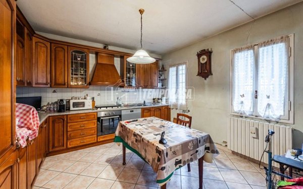casa indipendente in vendita a Correggio