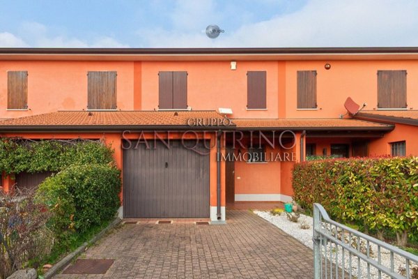 casa indipendente in vendita a Correggio in zona Budrio