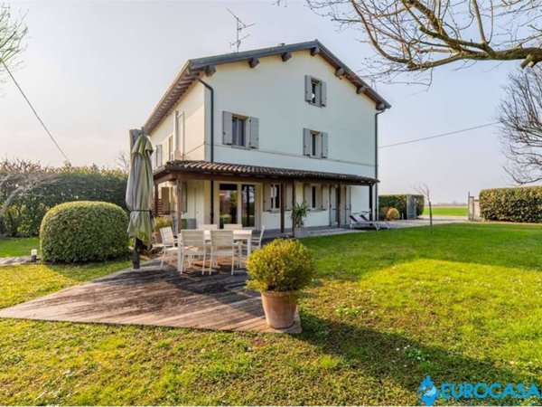 casa indipendente in vendita a Correggio