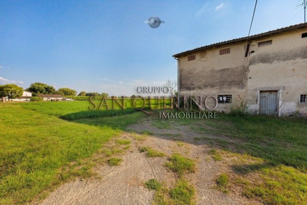 quadrivano in vendita a Correggio in zona Budrio