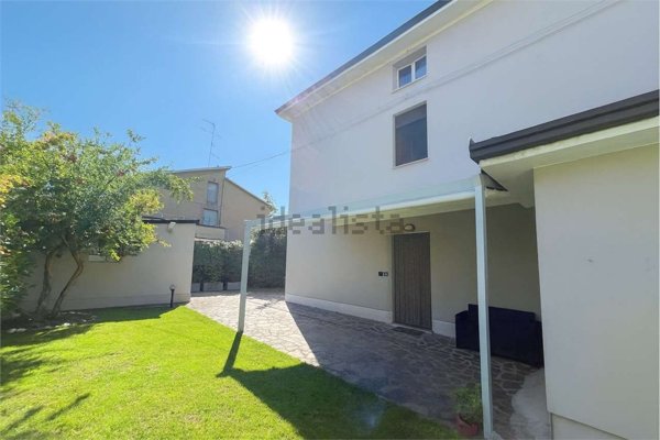 casa indipendente in vendita a Correggio