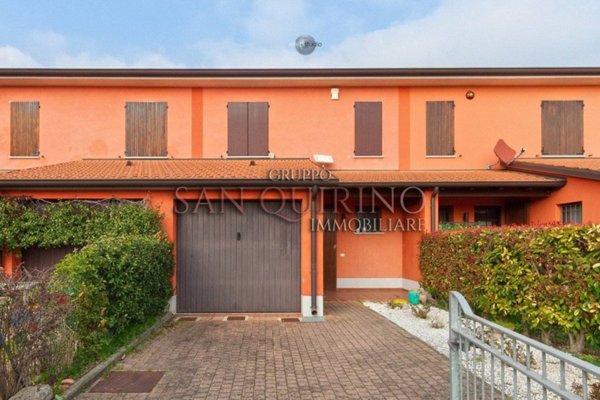 casa indipendente in vendita a Correggio in zona Budrio