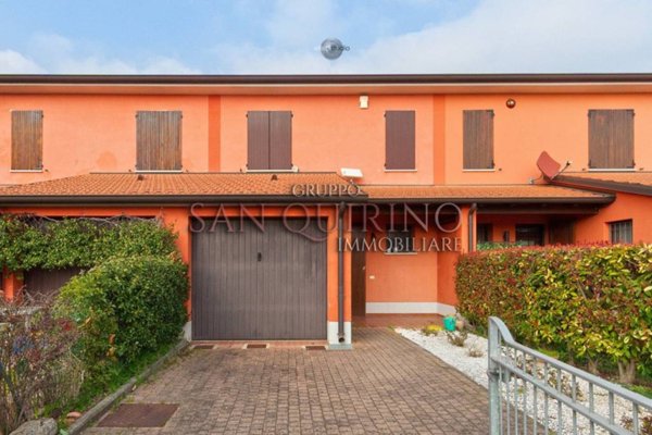 casa indipendente in vendita a Correggio in zona Budrio