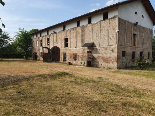 casale in vendita a Correggio in zona Mandrio
