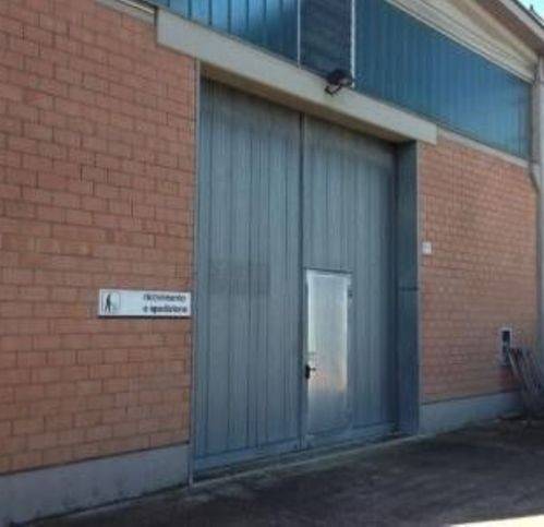 locale commerciale in vendita a Correggio
