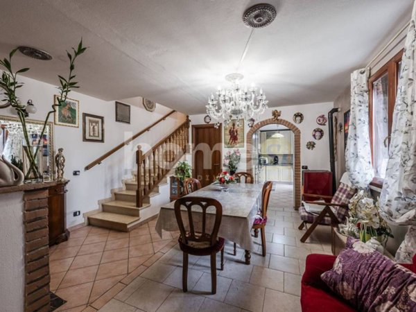 casa indipendente in vendita a Correggio