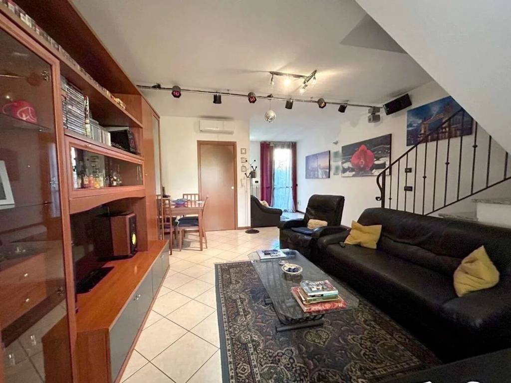 casa indipendente in vendita a Correggio