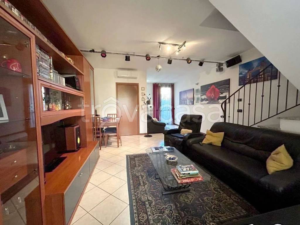 casa indipendente in vendita a Correggio