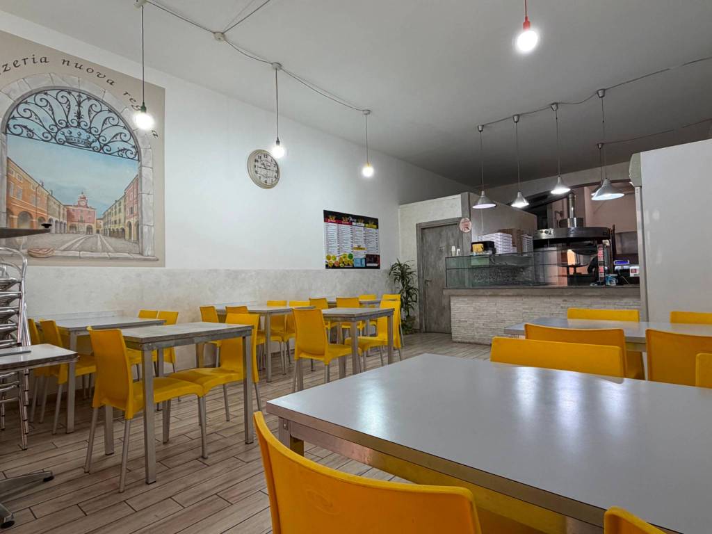 negozio in vendita a Correggio