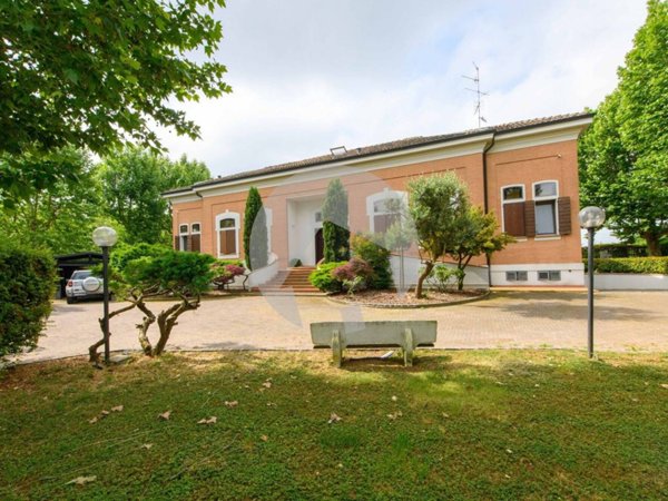 casa indipendente in vendita a Correggio