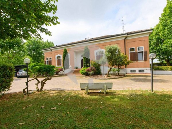 casa indipendente in vendita a Correggio