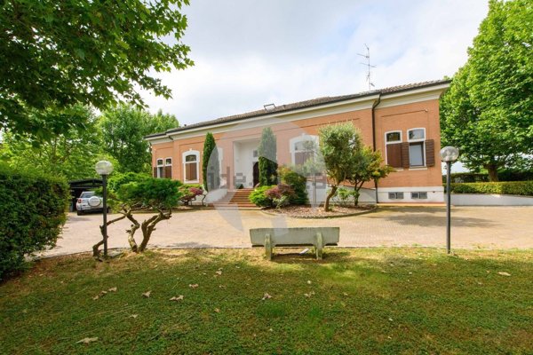 casa indipendente in vendita a Correggio in zona Mandrio