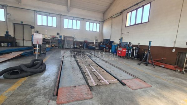 capannone in vendita a Correggio