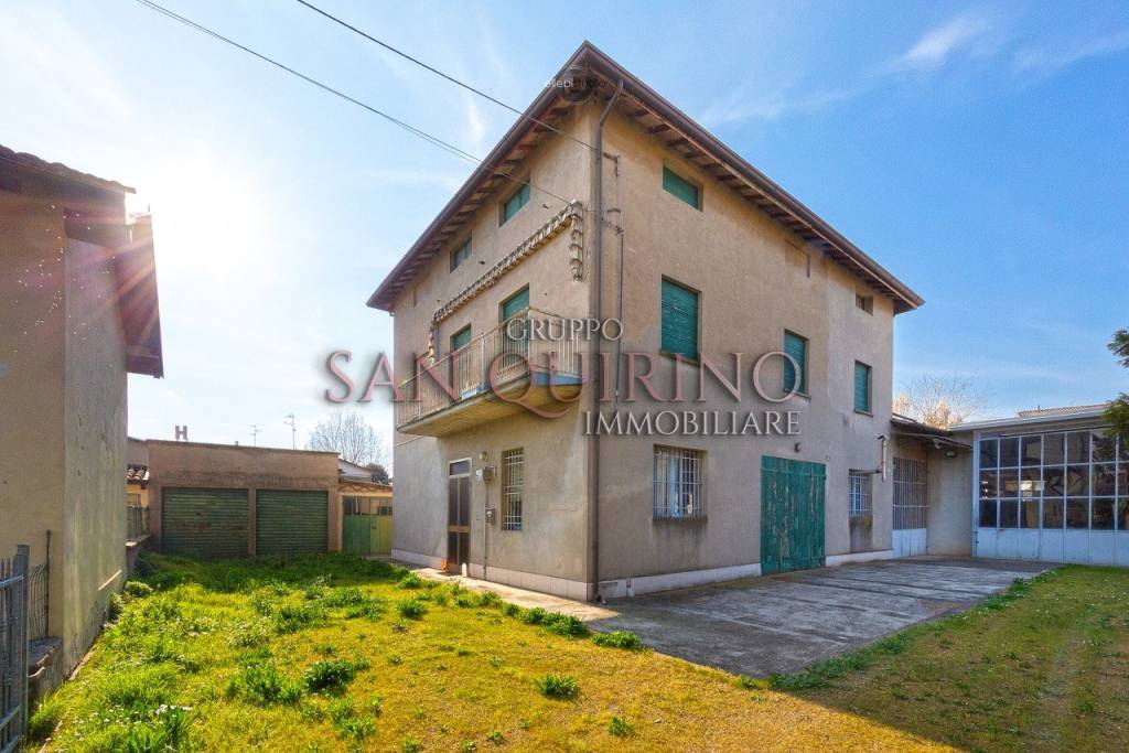 casa indipendente in vendita a Correggio in zona Fosdondo