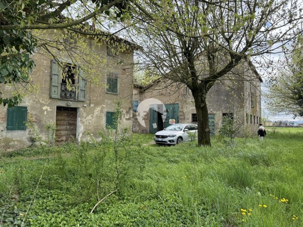 casale in vendita a Correggio