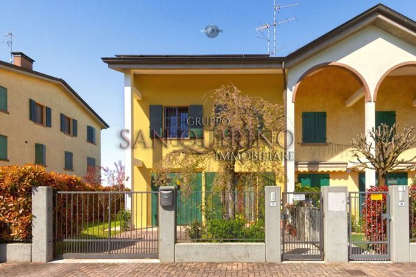 casa indipendente in vendita a Correggio in zona Mandrio