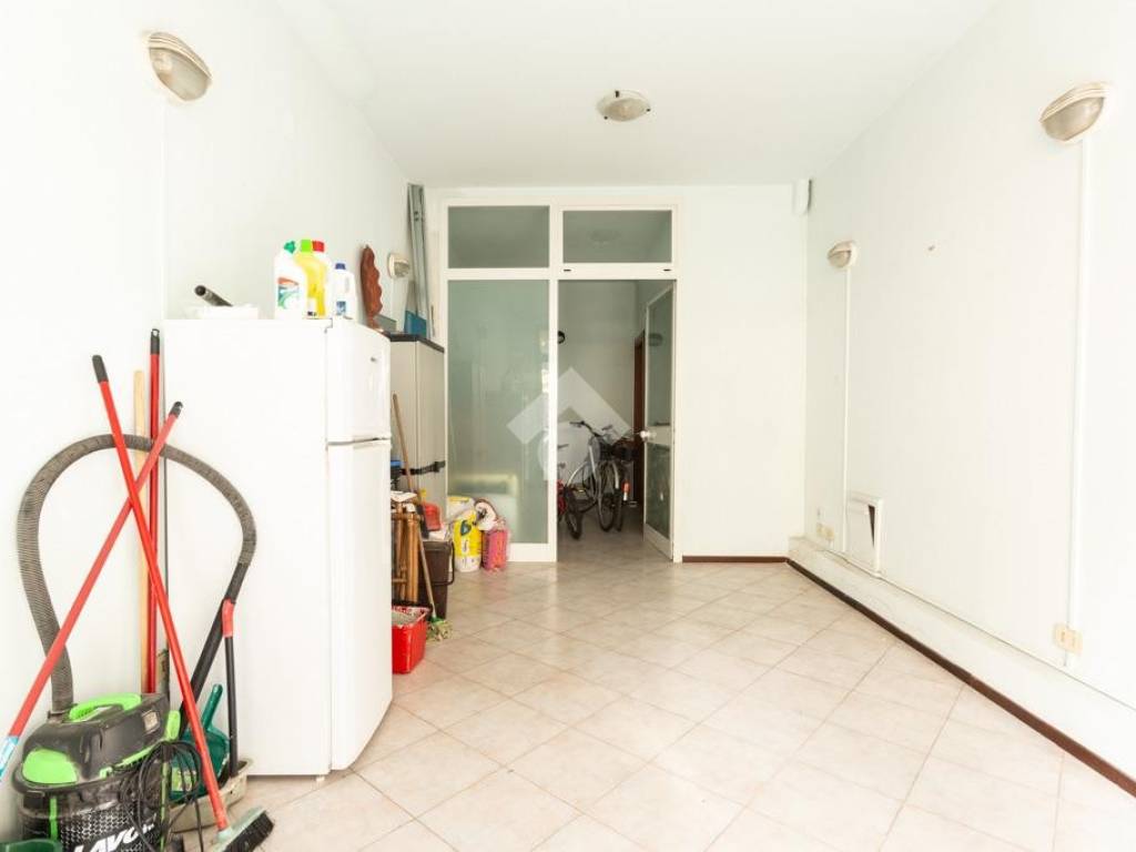 locale commerciale in vendita a Correggio