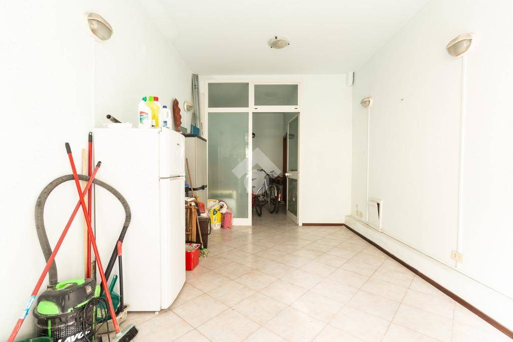 locale commerciale in vendita a Correggio
