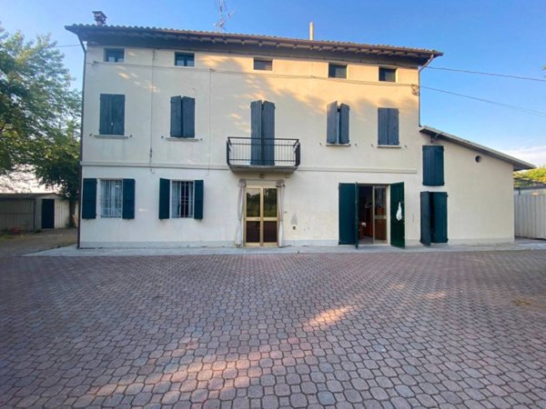 casa indipendente in vendita a Correggio