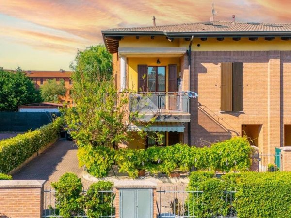 casa indipendente in vendita a Correggio