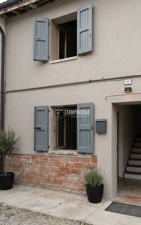 casa indipendente in vendita a Correggio in zona Budrio