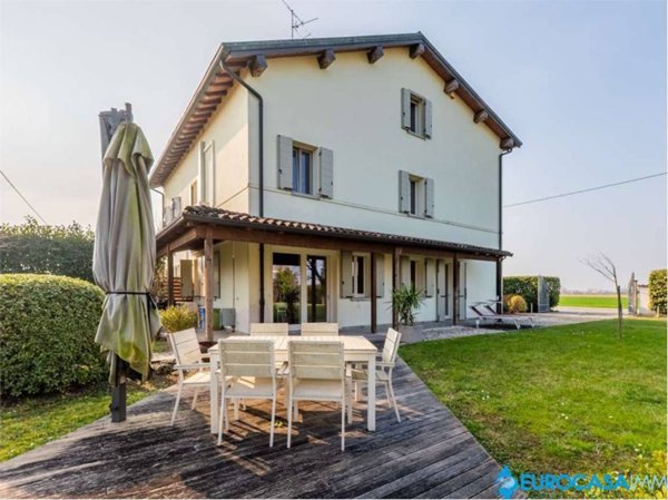 casa indipendente in vendita a Correggio