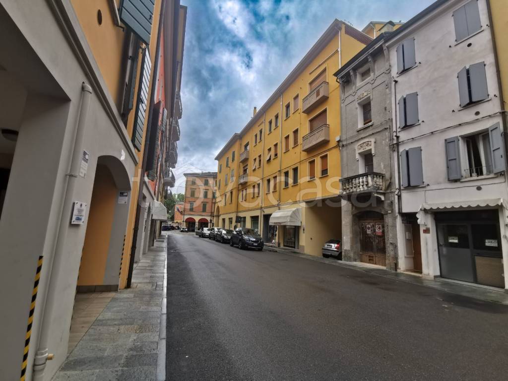 negozio in vendita a Correggio