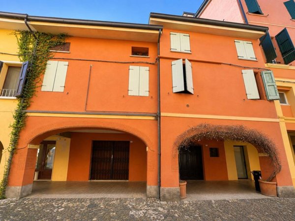 casa indipendente in vendita a Correggio