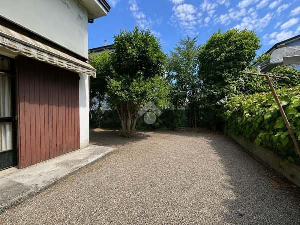 casa indipendente in vendita a Correggio