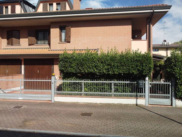 casa indipendente in vendita a Correggio