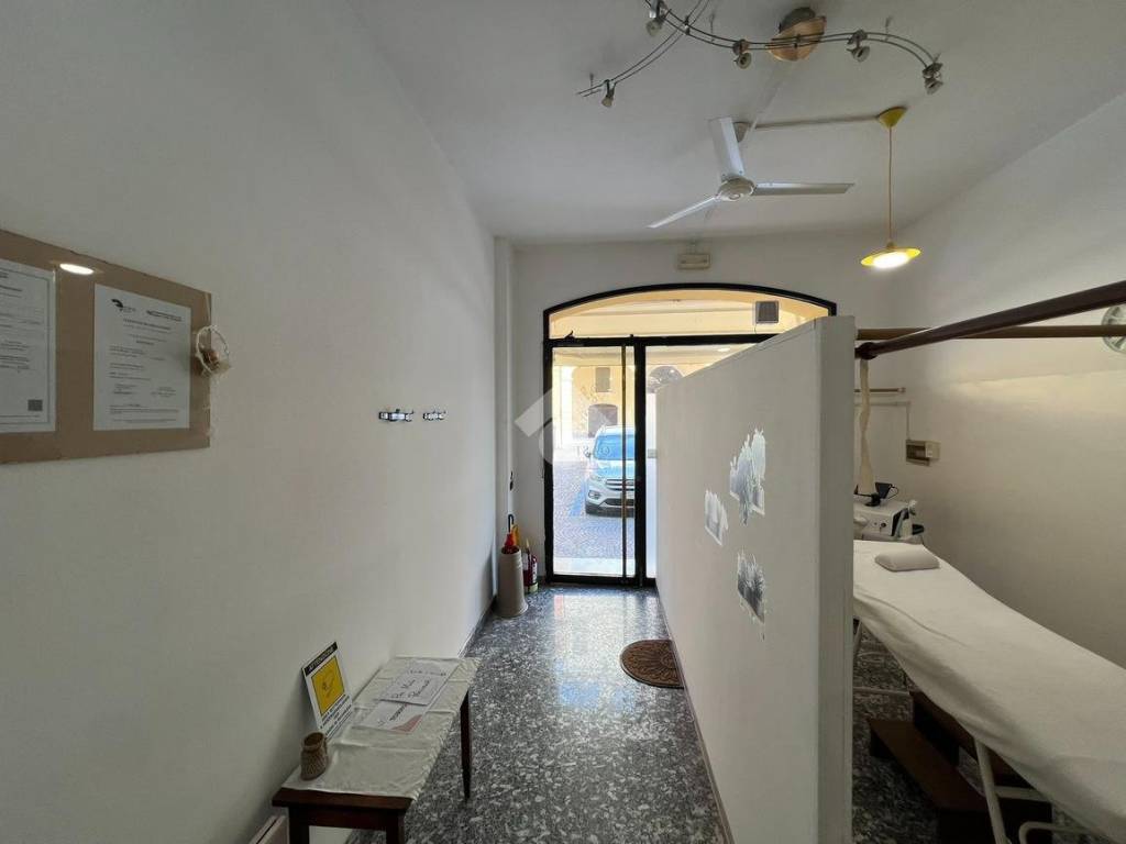 negozio in vendita a Correggio