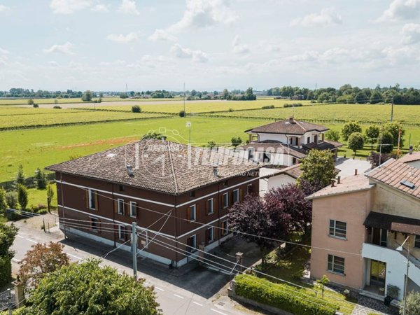 casa indipendente in vendita a Correggio in zona Mandrio