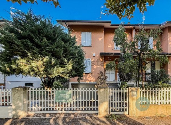 casa indipendente in vendita a Correggio
