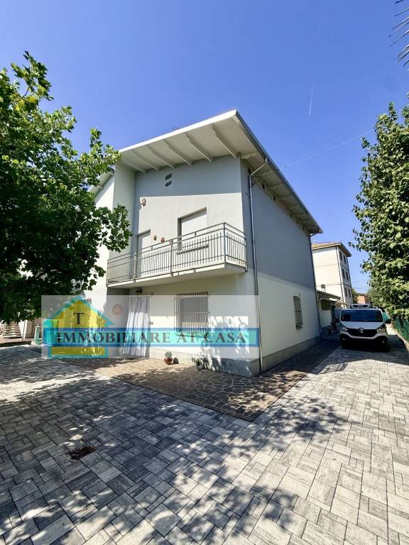 casa indipendente in vendita a Correggio