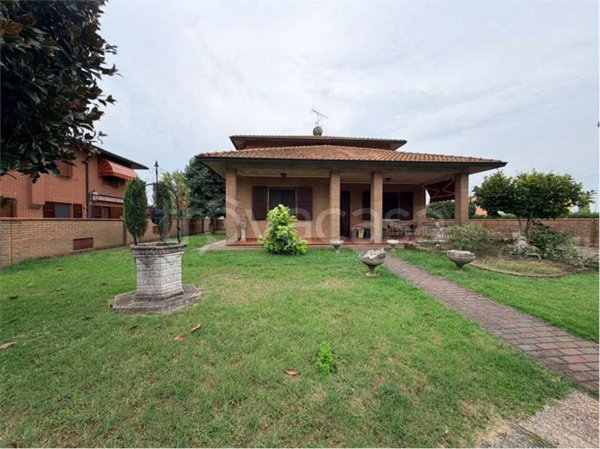 casa indipendente in vendita a Correggio