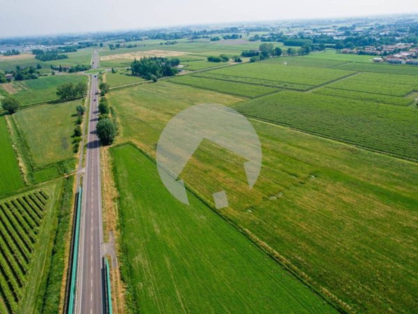 terreno in vendita a Correggio