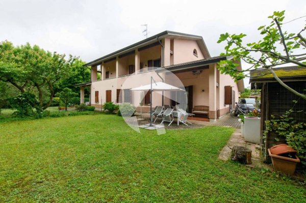 casa indipendente in vendita a Correggio