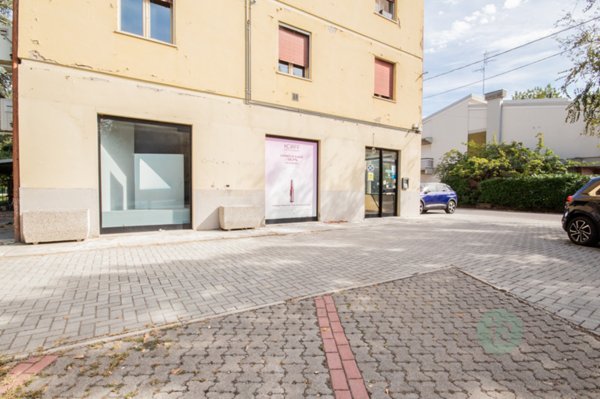 locale commerciale in vendita a Correggio