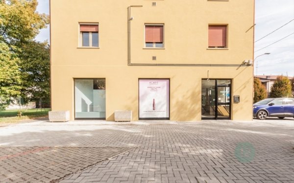 locale commerciale in vendita a Correggio