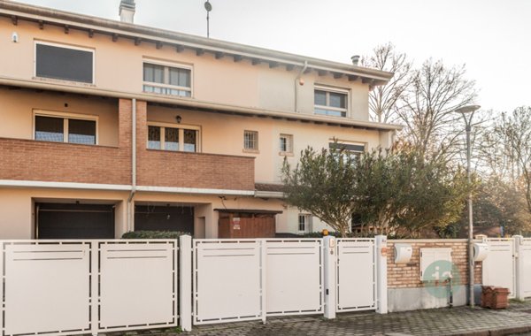 casa indipendente in vendita a Correggio in zona Budrio