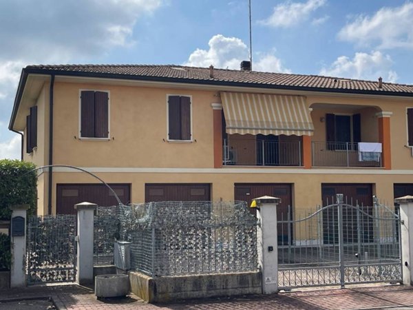 quadrivano in vendita a Fabbrico